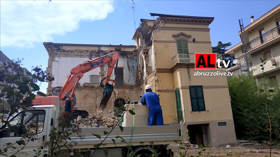 Demolizione Villa De Angelis a Lanciano, fu tutto fatto a regola d'arte