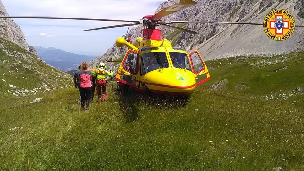 Incidenti in montagna. Turista francese si lancia con parapendio e si schianta contro parete roccia nel Pescarese