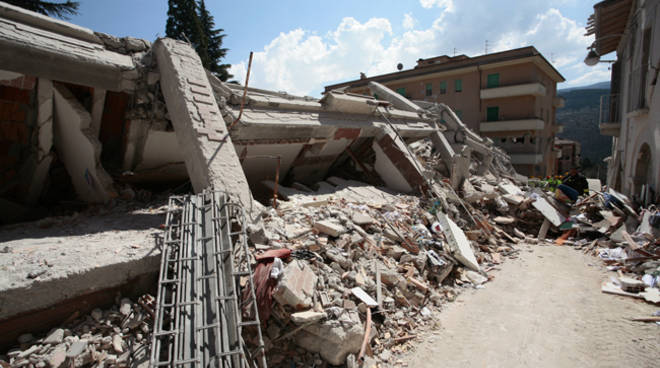 Terremoto L'Aquila. Maria Grazia Piccinini: 'Lo Stato rivuole i soldi dalle famiglie delle vittime'. Di Maio: 'Allucinante'