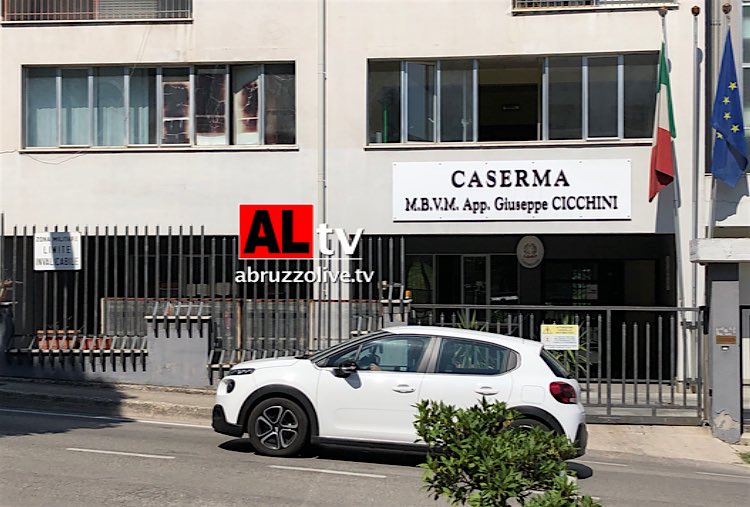 Minaccia ex moglie e si scaglia contro carabinieri: arrestato e condannato 42enne di Altino