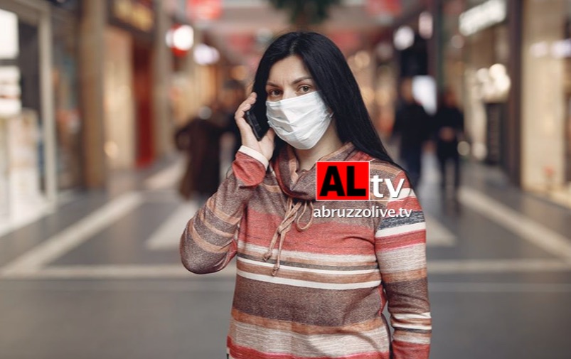 Coronavirus. 'In Abruzzo è ancora obbligatorio indossare la mascherina. Anche all'aperto'