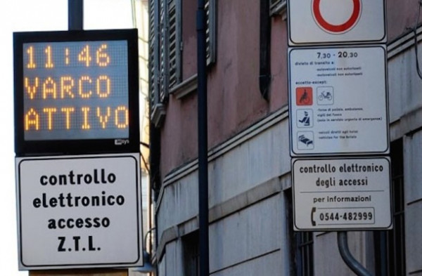 Lanciano. Pannello luminoso in tilt: a Corso Roma sospesa temporaneamente la Ztl