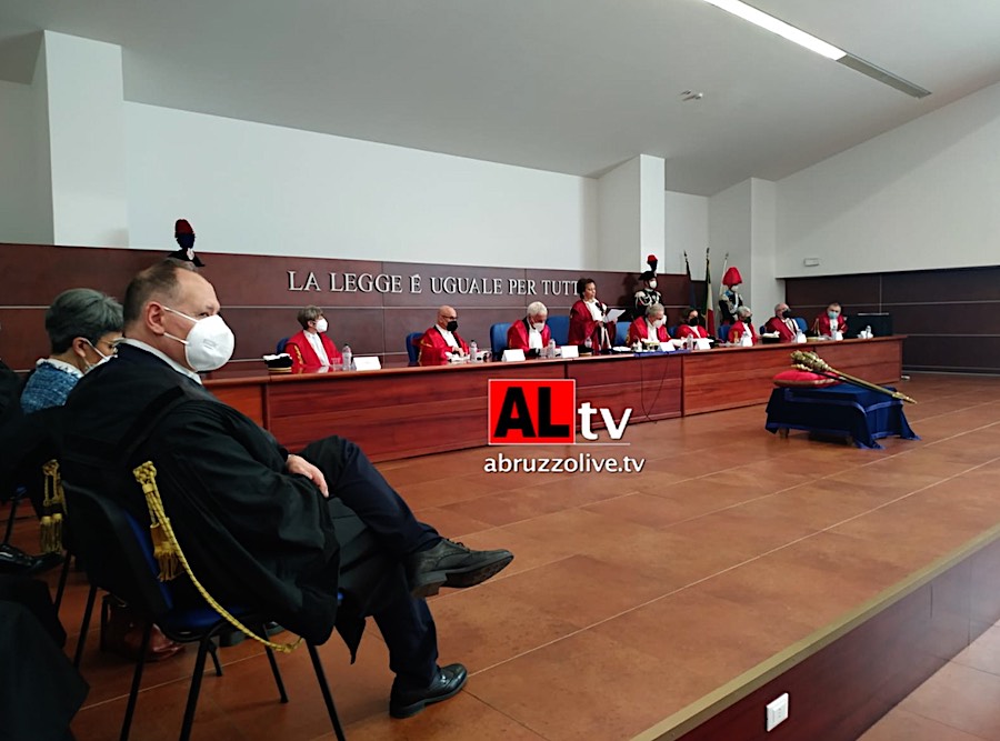 Apertura anno giudiziario. In Abruzzo 19mila procedimenti penali pendenti. Aumenta l'abbandono scolastico