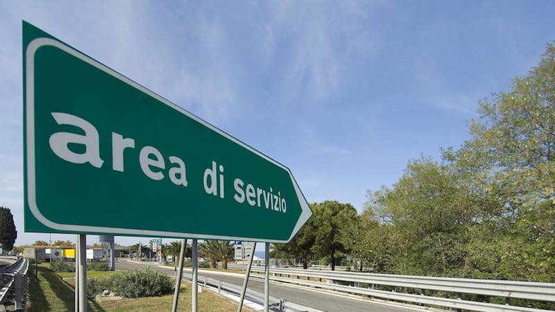 Aree di servizio con carenze igieniche: controlli Nas sulle autostrade d'Abruzzo. Sequestrata birra