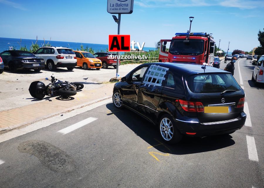 Rocca San Giovanni. Incidente tra moto e auto su statale 16. Coinvolta donna incinta