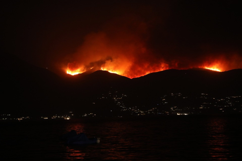 Grecia in fiamme. Ragazzi di Lanciano in vacanza a Corfù: 'Siamo lontano dai roghi'