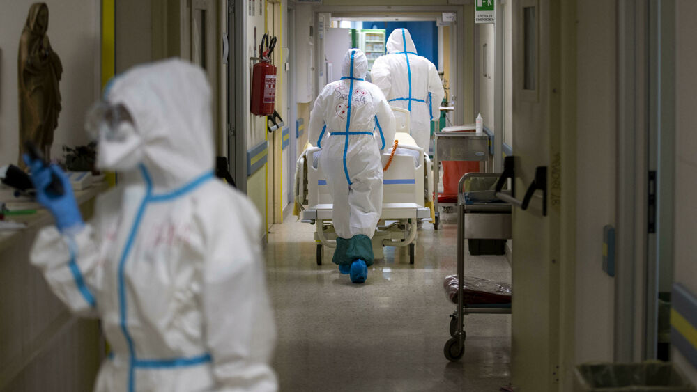 Coronavirus. In Abruzzo 1.200 nuovi positivi; superati i 3mila morti