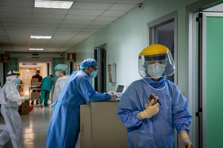 Coronavirus. In  Abruzzo tre morti e 174 guariti. Denunciato medico no vax che viola quarantena