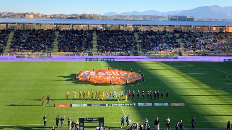 Calcio. Un Pescara rinunciatario regala l'incontro al Frosinone