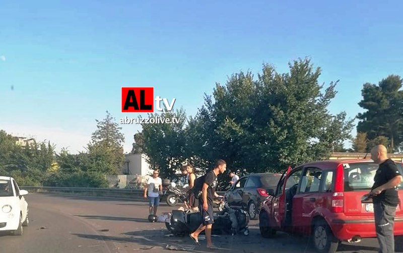 Pescara. Auto contro scooter: tre feriti, due gravi