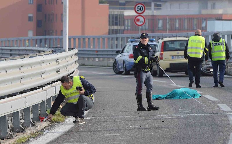 Pescara. Finanziere muore in incidente con la moto