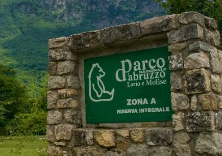 Ecco la nuova carta escursionistica del Parco nazionale d'Abruzzo: 140 i sentieri fruibili