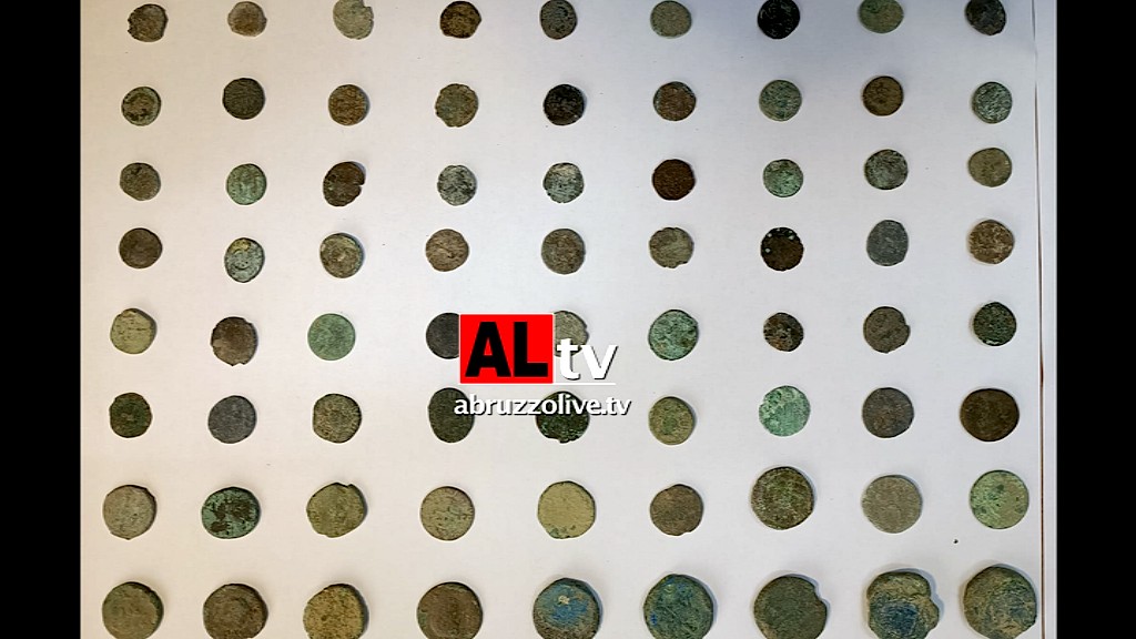 Oltre cento monete di epoca romana sequestrate a Lama dei Peligni 