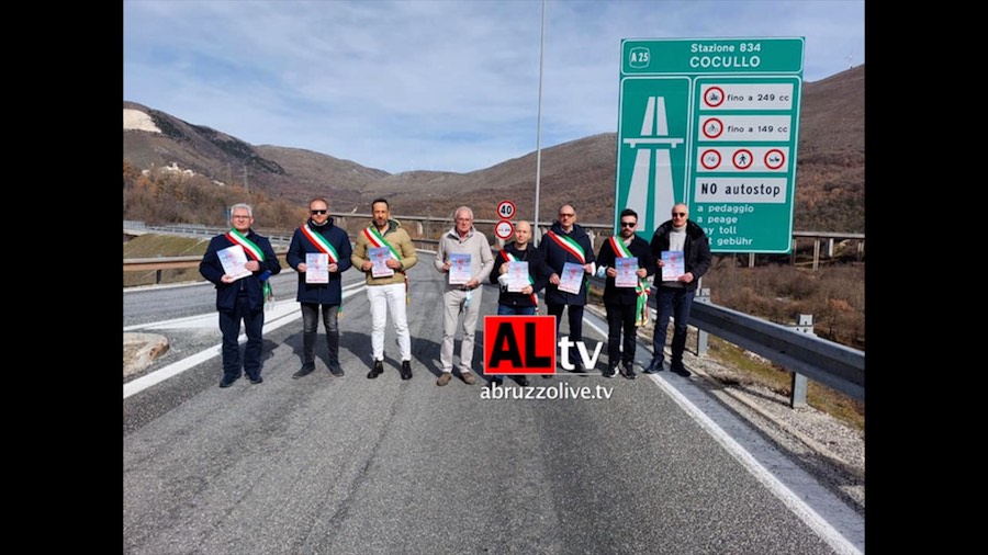 No rincari pedaggi, sì alla sicurezza: sit-in dei sindaci di Abruzzo e Lazio ai caselli di A24/A25