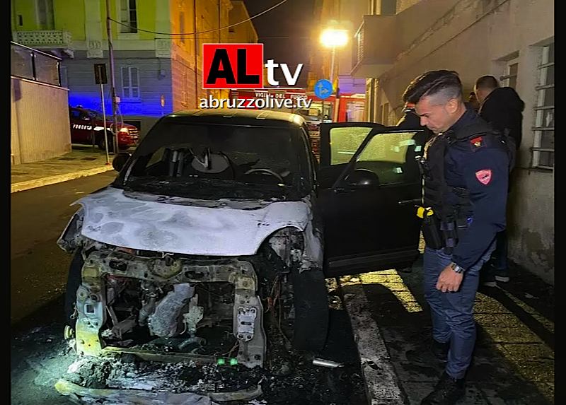 Bruciata auto sindaco Vasto e presidente Provincia Chieti, Francesco Menna 